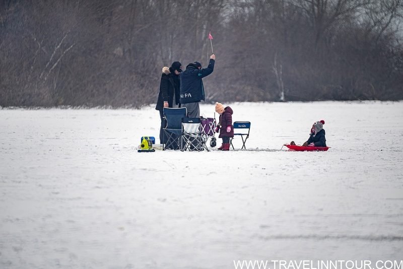 Gliding onto Ice in Quebec: Canada's Exciting Ice Fishing Game Thrills, ice fishing live game